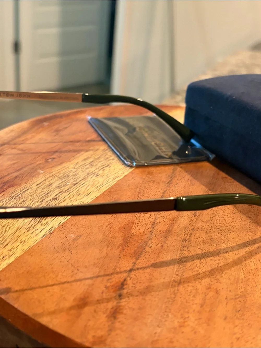 Men’s Silver Aviator Sunglasses - Gray Lenses